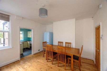 4 bedroom terraced house to rent - Photo 5