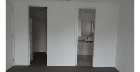 As New 4 bedroom home, quiet location opposite park!! - Photo 4