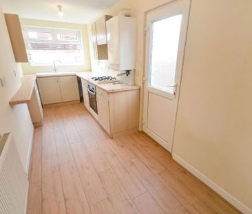 3 bedroom semi-detached house to rent - Photo 2