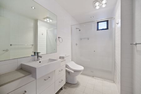 Sorrento- Large Two Bedroom Apartment - Photo 3