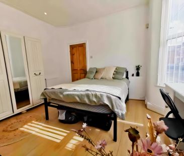 4 Beds 1 Baths - Photo 3