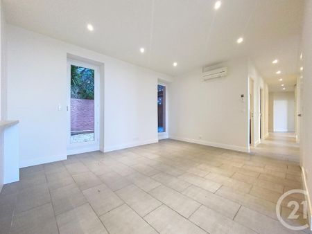 Location Appartement 6 pièces 160m² NICE 06300 - Photo 3