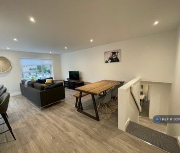 6 bedroom detached house to rent - Photo 4