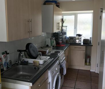 3 bedroom end of terrace house to rent - Photo 1