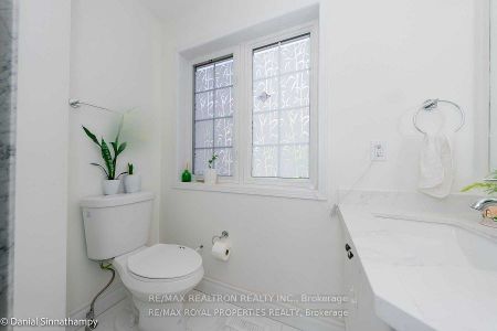 For Lease - 85 HIGHHILL Drive, Toronto, Ontario - Photo 5