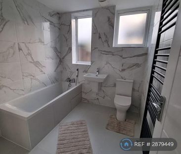 3 bedroom semi-detached house to rent - Photo 6