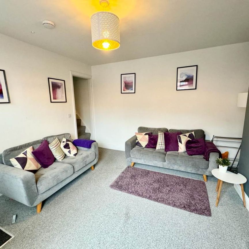 Barras Place (Room 2), Armley, Leeds - Photo 1