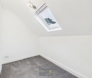 2 bedroom mews to rent - Photo 6