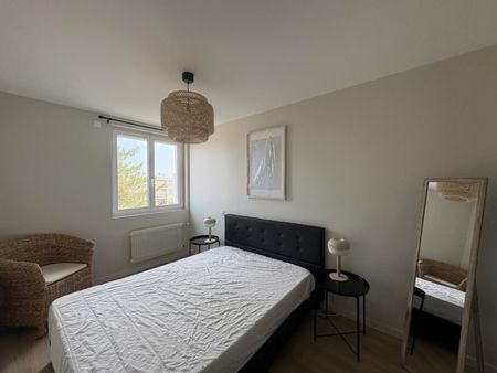 APPARTEMENT T2 MEUBLE A ROANNE - ALBERT THOMAS - Photo 2