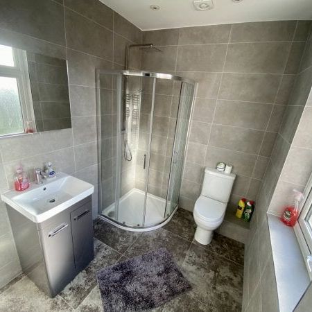 Victoria Park Road, Leicester, LE2 - Photo 1