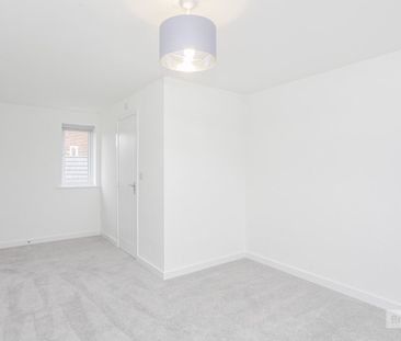 Vitellius Close, NUNEATON - Photo 2