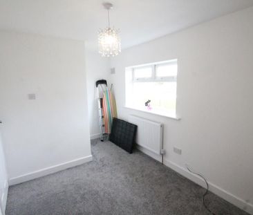 3 bedroom mews to rent - Photo 4