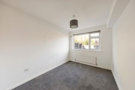 2 bedroom maisonette to rent - Photo 4