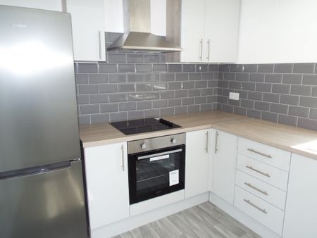 Market Place, Uttoxeter - Photo 5