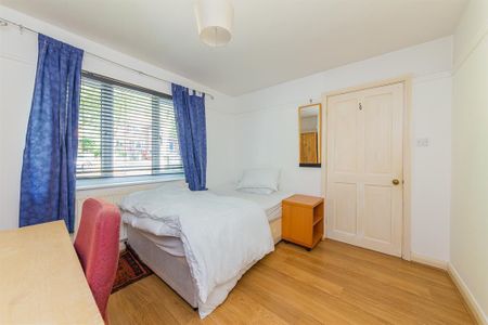 5 bedroom semi-detached house to rent - Photo 5