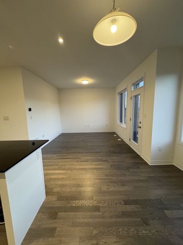 For Lease - 3278 Crystal Drive, Oakville, Ontario - Photo 3