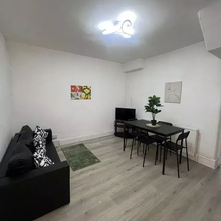 4 bedroom terraced house to rent - Photo 1