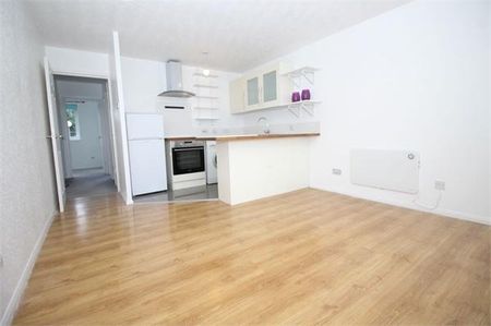 2 bedroom maisonette to rent - Photo 3