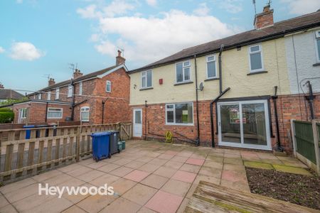 3 bed semi-detached house to rent in Whitfield Avenue, Westlands, Newcastle-under-Lyme ST5 - Photo 3