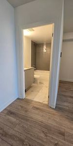 **** Brand new condo 1Bed + Den for rent Burlington ***** - Photo 4