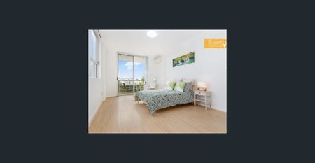 Convenient Living in a Spacious 3 Bedroom, Plus Study! - Photo 2