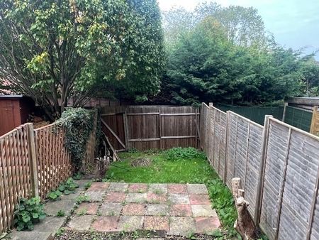 Surrey Close - Photo 5