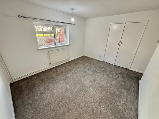 3 bedroom end of terrace house to rent - Photo 1