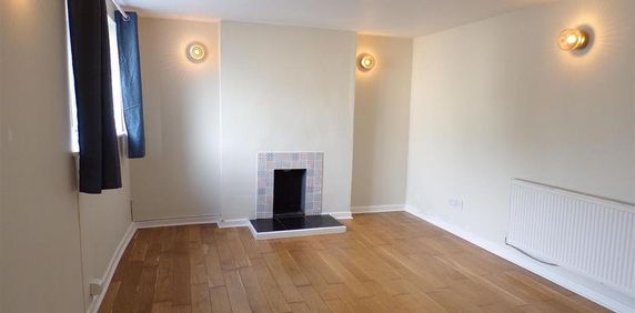 2 bedroom cottage to rent - Photo 2