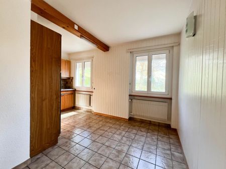 Grand appartement de 5,5 pièces au rez-de-chaussée - Photo 2