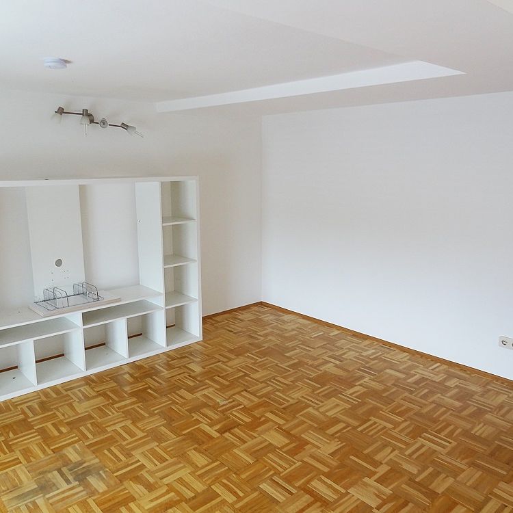 Gemütliche, geräumige und sonnige Maisonette-Mietwohnung mit guter Raumaufteilung …! - Photo 1