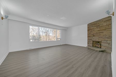 For Lease - 129 Burbank Drive Unit# Main Floor, Toronto, Ontario - Photo 4