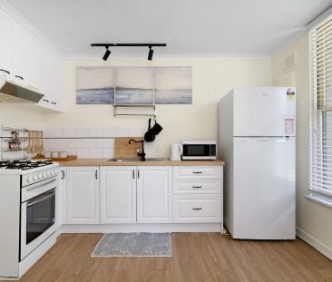 Love the location, live the bayside lifestyle – FURNISHED - Photo 6