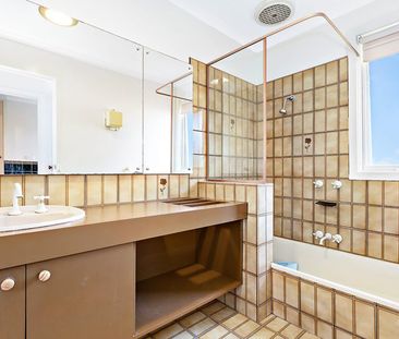 A FANTASTIC FAMILY HOME IN A GREAT LOCATION! - Photo 6