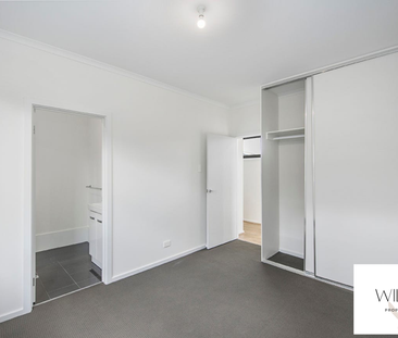 Contemporary & Stylish - Photo 4