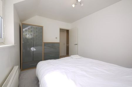 2 Bed End Terrace, St. Michaels Close, E16 - Photo 4