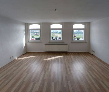 Sofort verfügbar: Gemütliche Dachgeschosswohnung - Photo 4