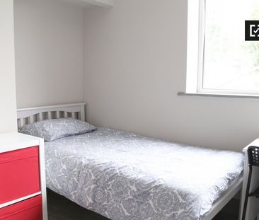 Rooms for rent in 4-bedroom apartment in Whitehall, Dublin - Photo 4