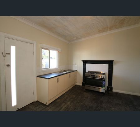 3 Nicholls Street, Broken Hill, NSW 2880 - Photo 3