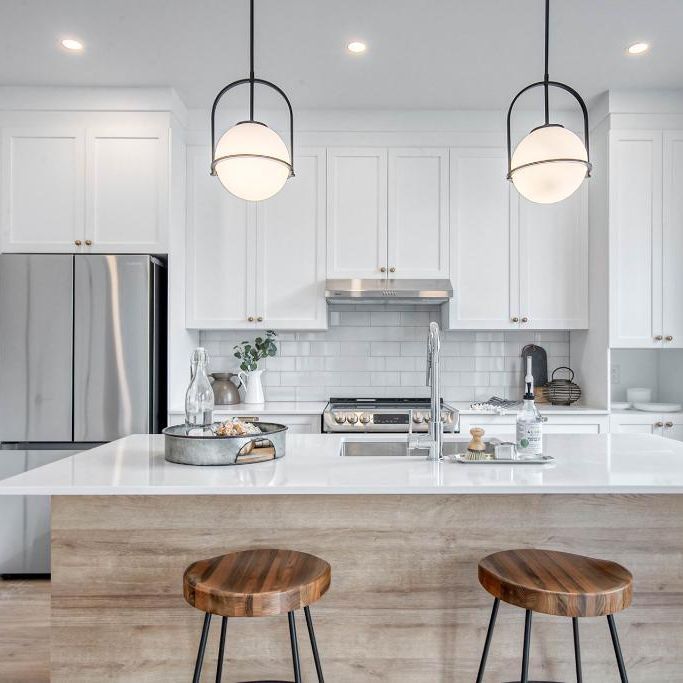 1 MOIS GRATUIT ! Grand 5 1/2 sur 2 étages, LIBRE - Condo / appartement / logement à louer La Présentation - Photo 1