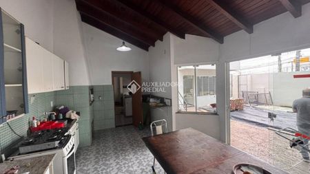 Casa com 1 quarto e 100m² para alugar em Centro, Canoas. - Foto 2