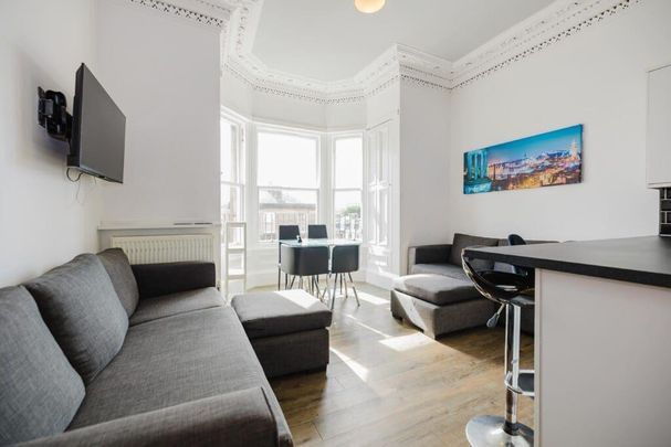 6 bedroom flat to rent - Photo 1