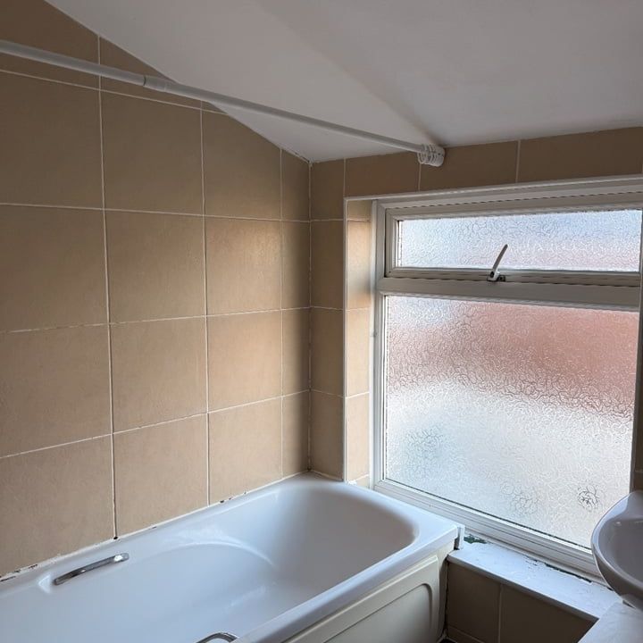 1 Bed Terraced House, Russell Street, LU1 - Photo 1