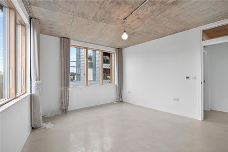 3 bedroom penthouse to rent - Photo 2