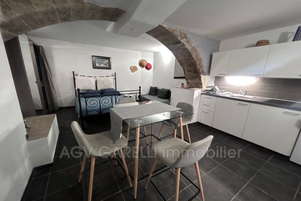 Location Appartement 1 pièce 26m² HYERES 83400 - Photo 1