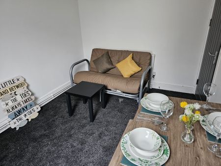 Flat 2, 114 Hanover Street - Photo 3