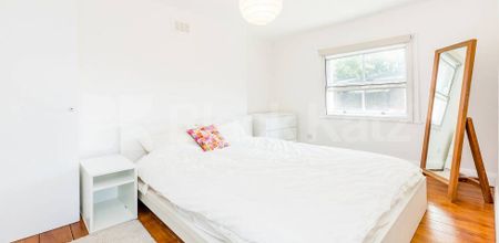 Split level spacious two double bedroom flat in a period house in Kentish Town. - Photo 3