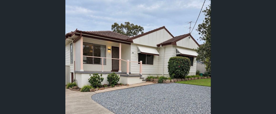 COMFORTABLE THREE-BEDROOM HOME WITH MULTIPLE LIVING AREAS, LOW MAINTENANCE YARD - Photo 1
