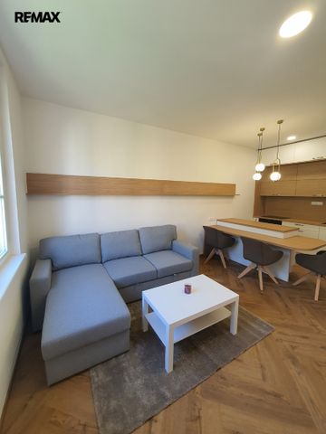 Pronájem bytu 2+kk v osobním vlastnictví 66 m², Praha 3 - Žižkov - Photo 2