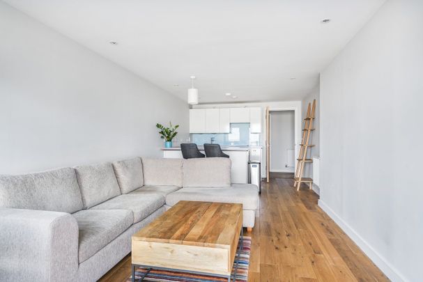 Seren Park Gardens, London, SE3 - Photo 1