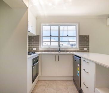 12 Lark Street, Elermore Vale NSW 2287 - Townhouse For Rent | Domain - Photo 5